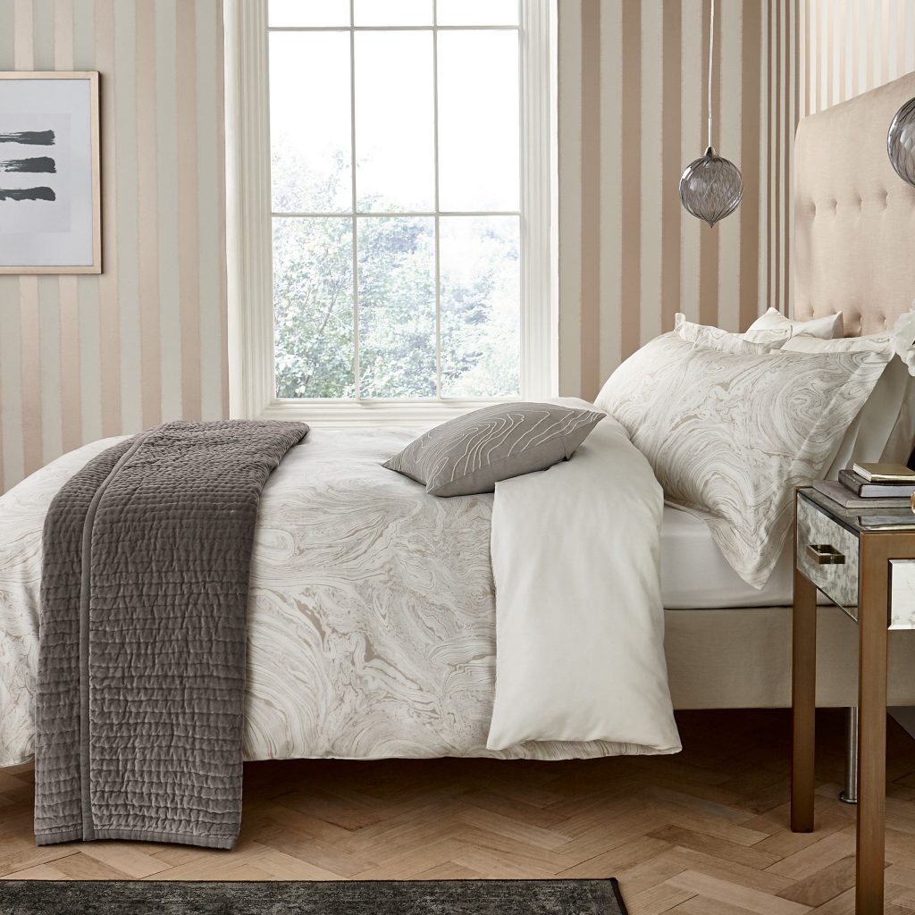 Momentum Makrana Bedding